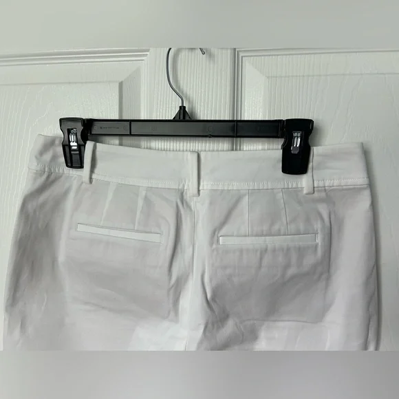 Talbots White Bermuda Perfect Short Size 6 - Picture 5 of 10